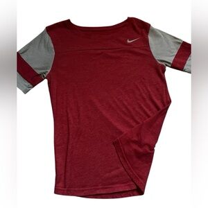 Nike Red/Gray stadium fan top! Size woman’s Small! NWOT/EUC🔥🔥